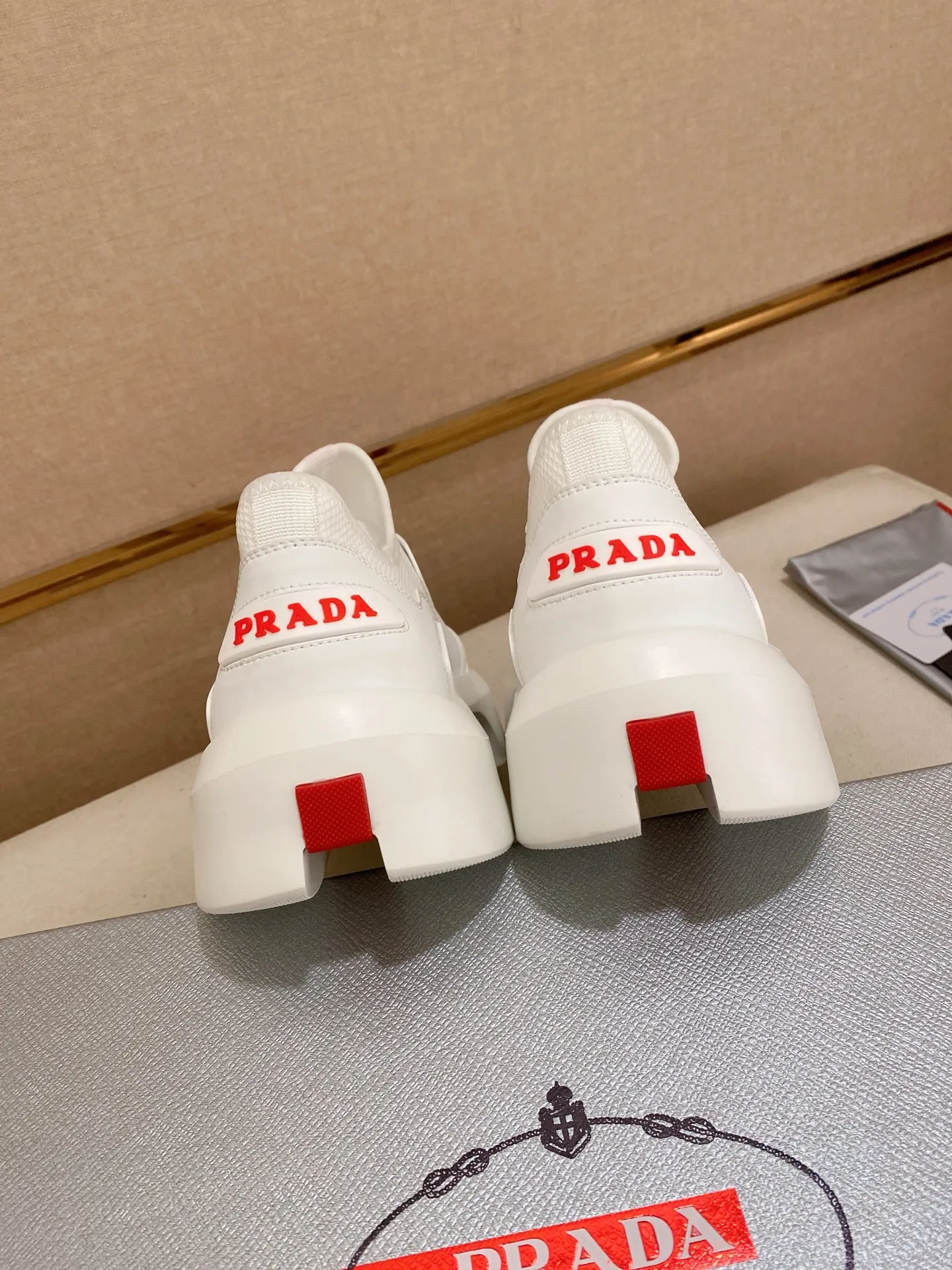 Men's shoes 💰 620💰 ✔️✔️✔️High-quality new PRADA counters are launched simultaneously, new men's shoes, 😘fabrics are selected from breathable fly-knit fabrics. Lining: Imported cowhide leather lining. 👍🏿High-end☄️Open-molded non-slip rubber outsole, exquisite lines, simple and elegant, comfortable and high-end for leisure travel. Code number: 38 to 45